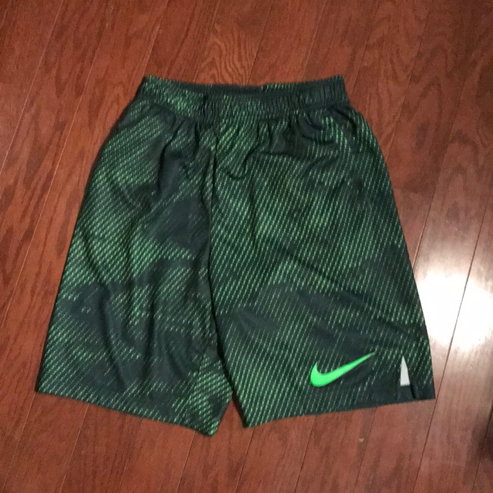 Nike shorts green